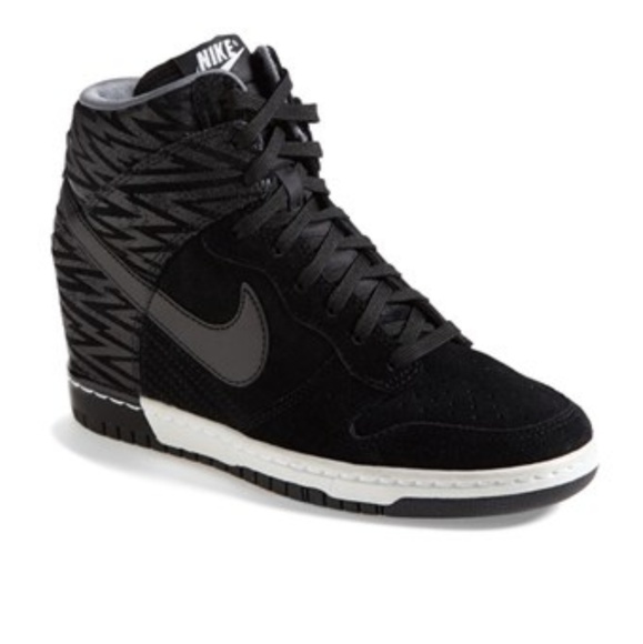 Nike Shoes - Nike Dunk Ski Hi Wedge Gym Shoes